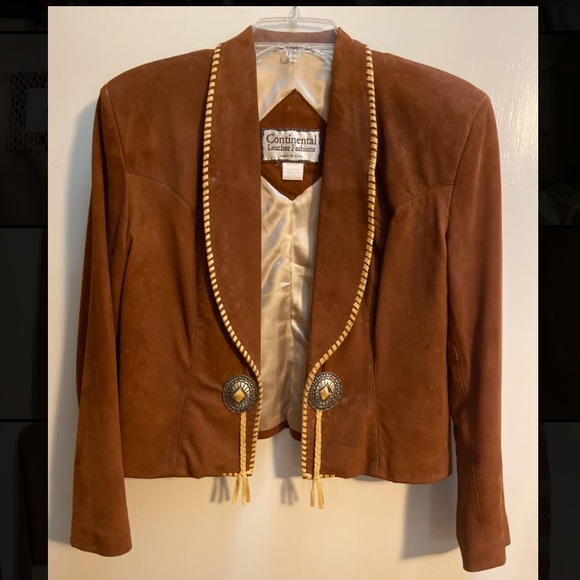 A never worn chestnut suede skirt and jacket. - Picture 3 of 4
